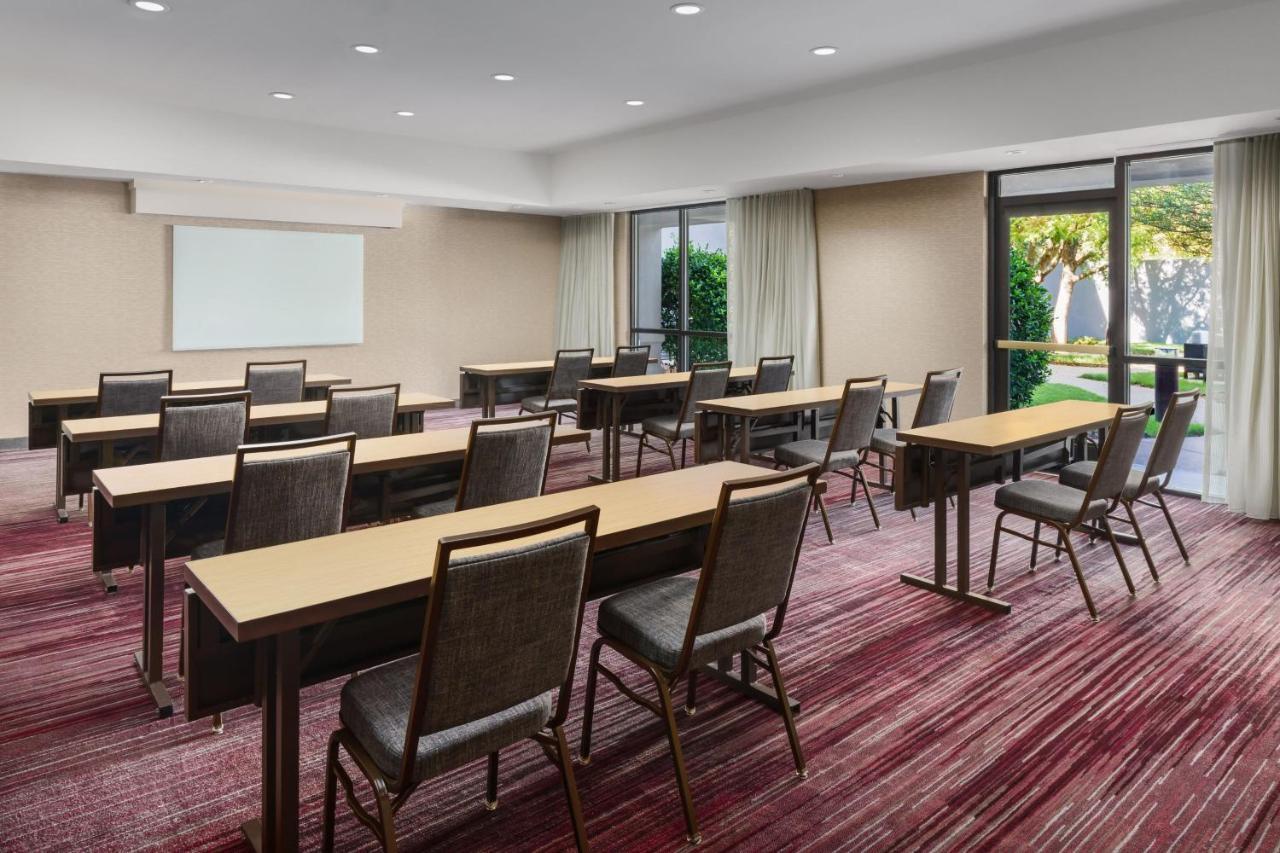 Courtyard By Marriott Dallas Lewisville Bagian luar foto