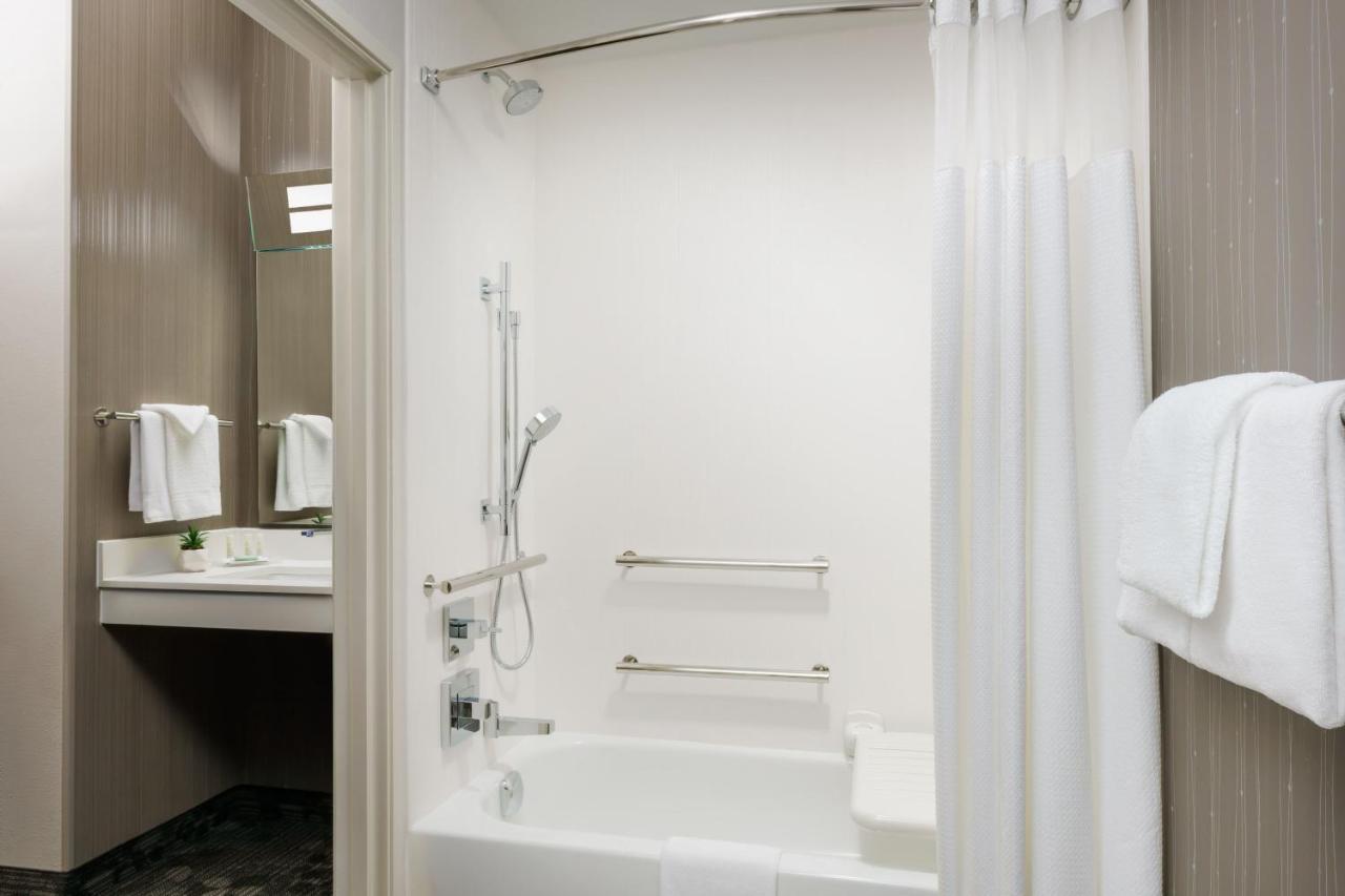 Courtyard By Marriott Dallas Lewisville Bagian luar foto