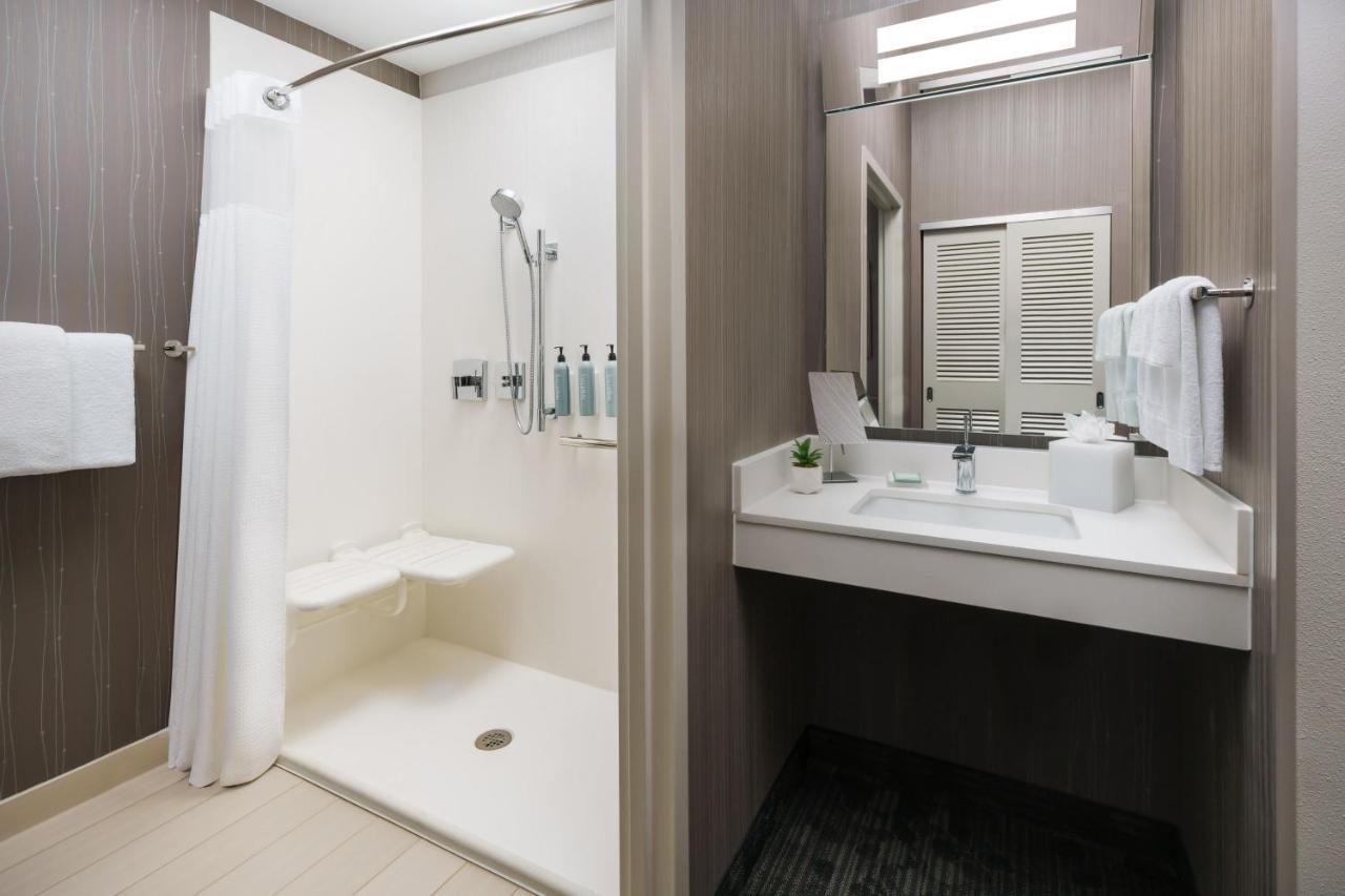 Courtyard By Marriott Dallas Lewisville Bagian luar foto