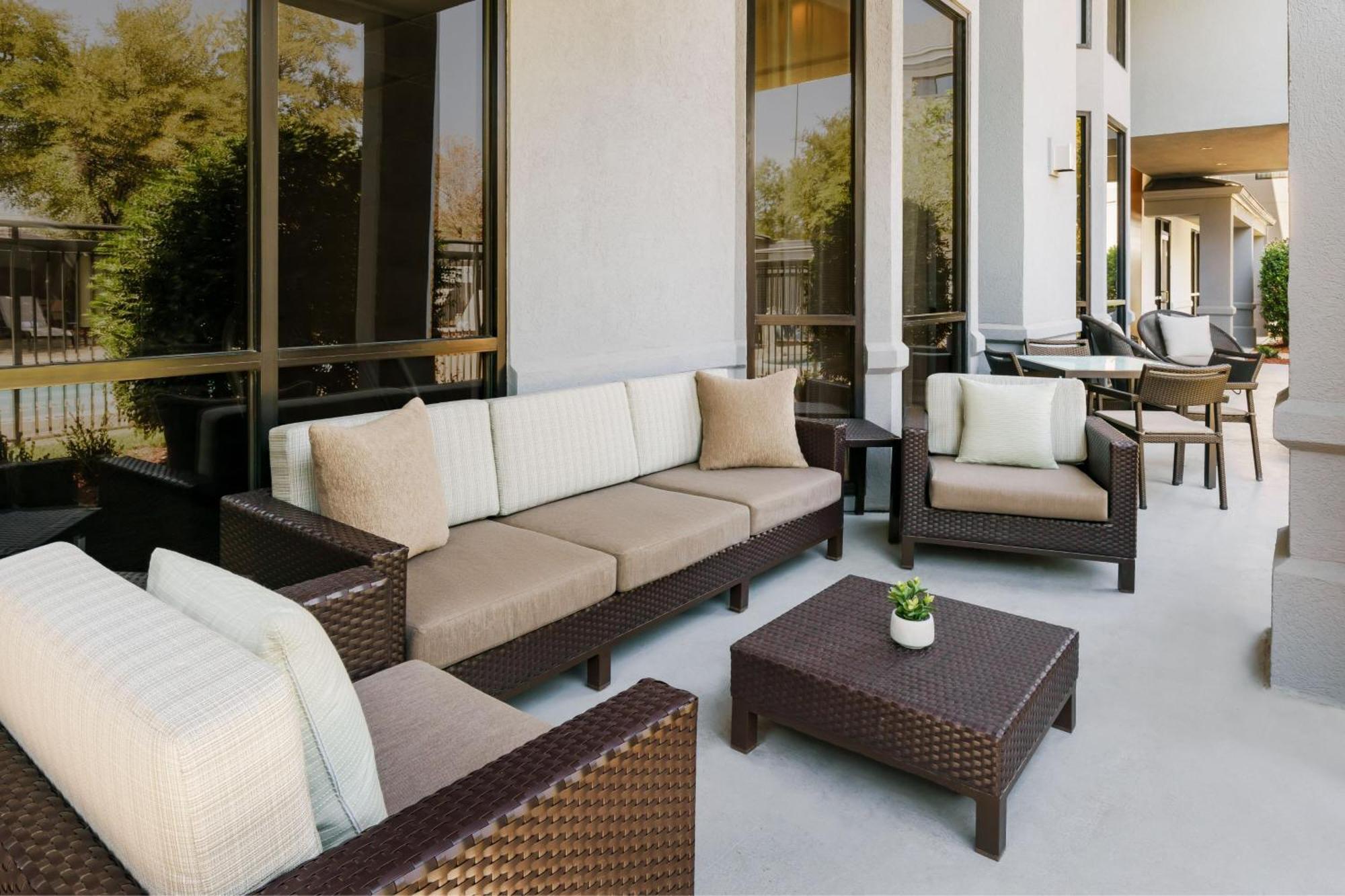 Courtyard By Marriott Dallas Lewisville Bagian luar foto
