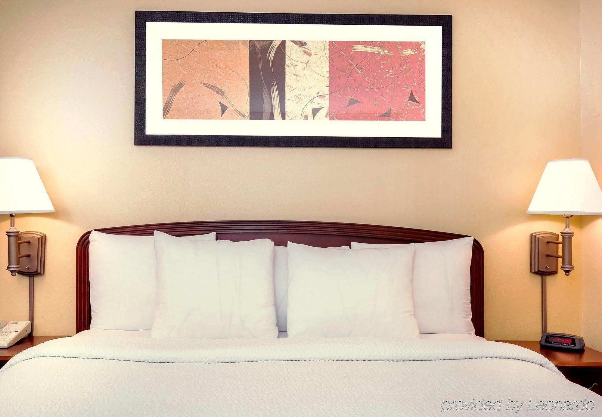 Courtyard By Marriott Dallas Lewisville Bagian luar foto